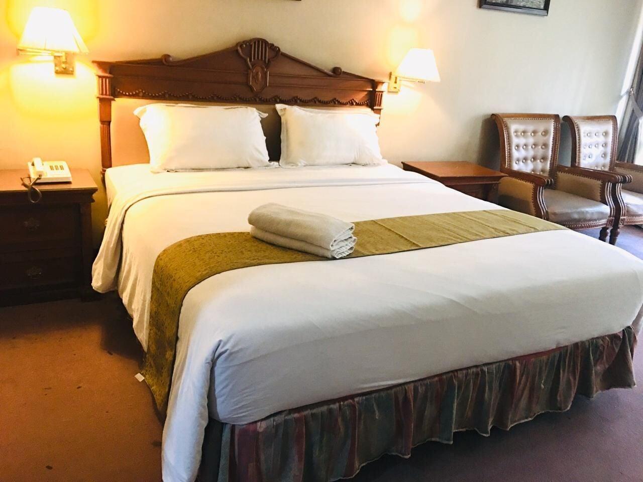 New Grand Park Hotel Сурабая Екстериор снимка