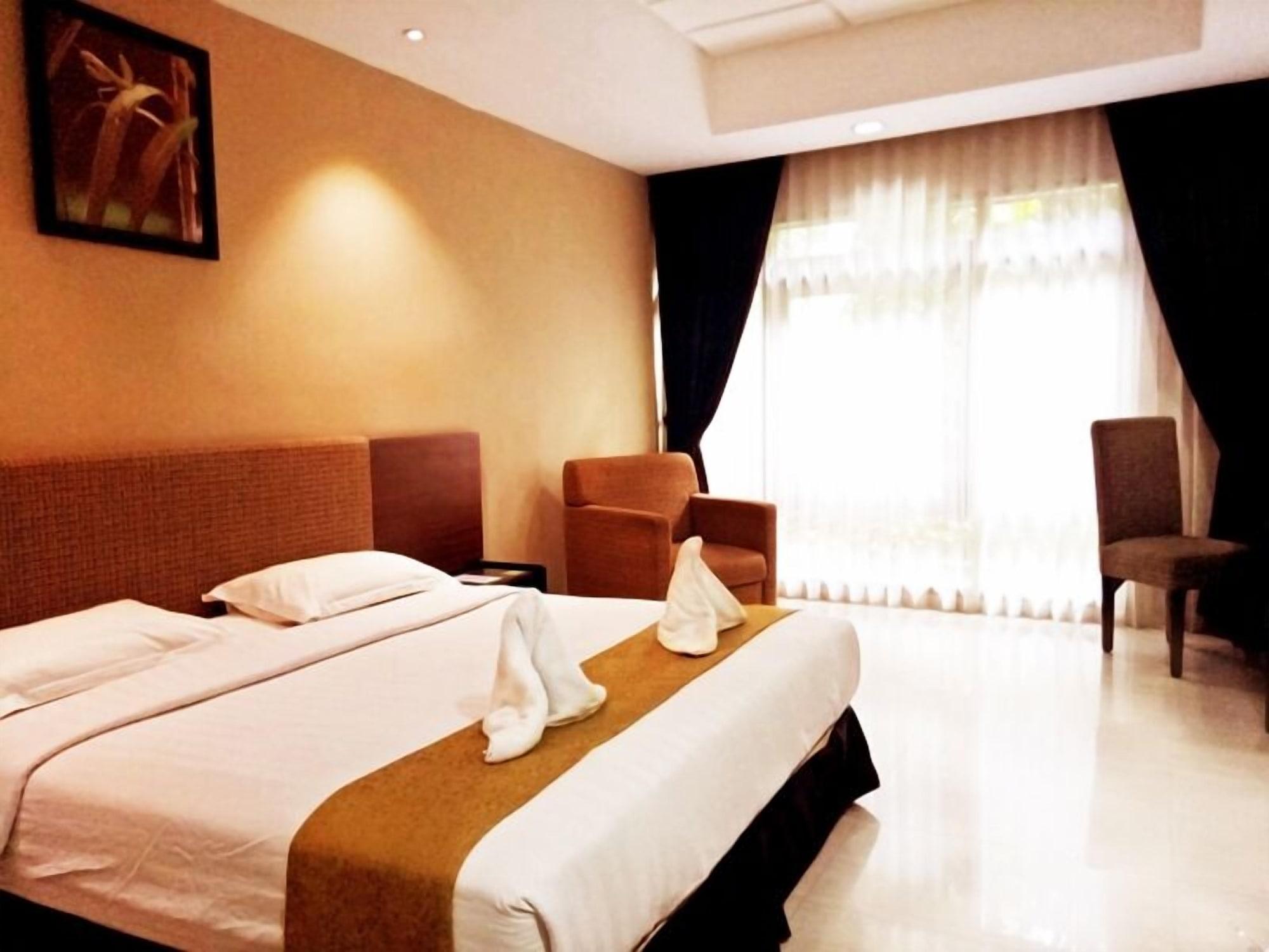 New Grand Park Hotel Сурабая Екстериор снимка