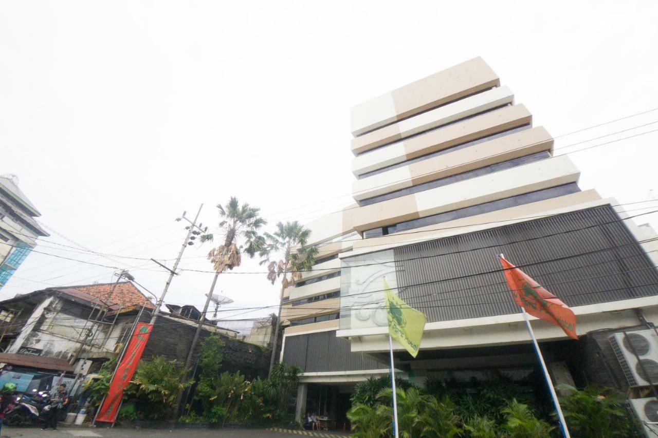 New Grand Park Hotel Сурабая Екстериор снимка
