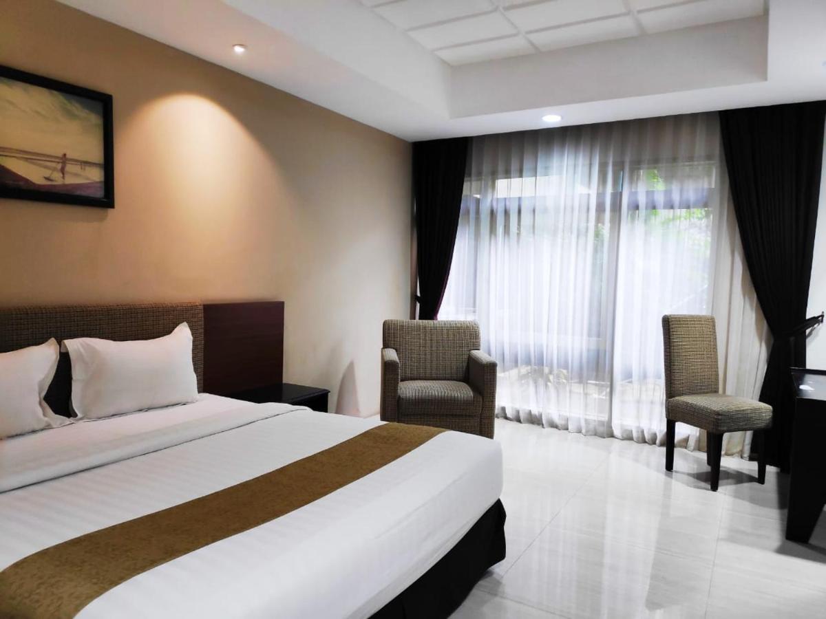 New Grand Park Hotel Сурабая Екстериор снимка